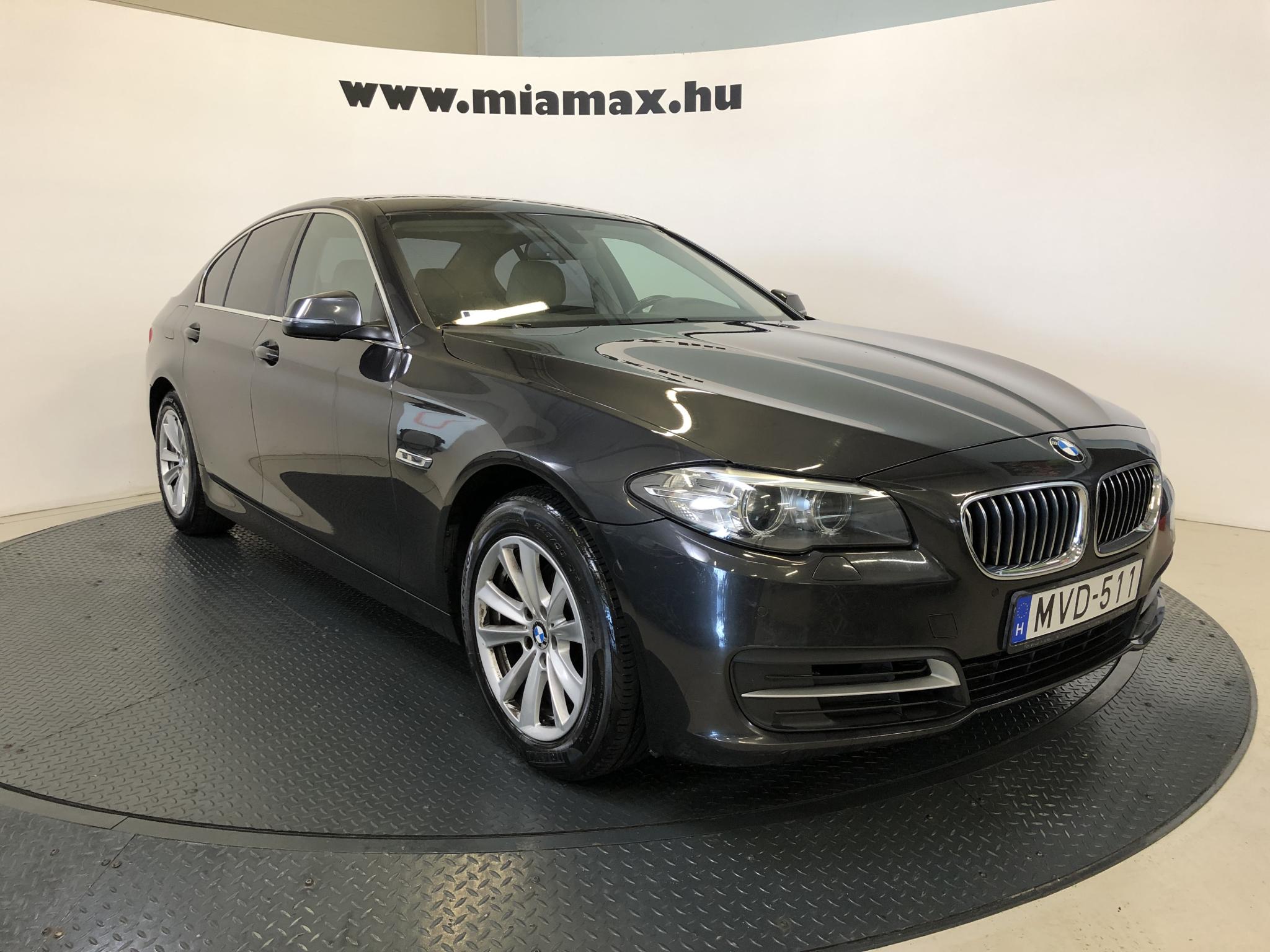 BMW 520d xDrive (Automata) magyarországi. szervizkönyves